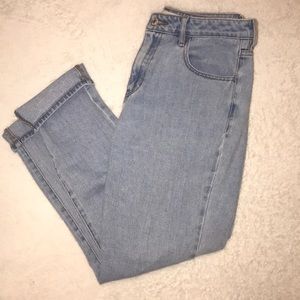 PacSun light wash mom jeans